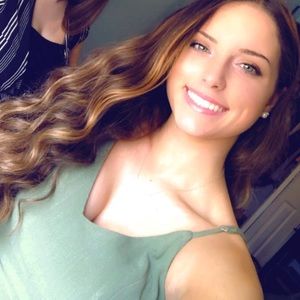 Meet your Posher, Simone